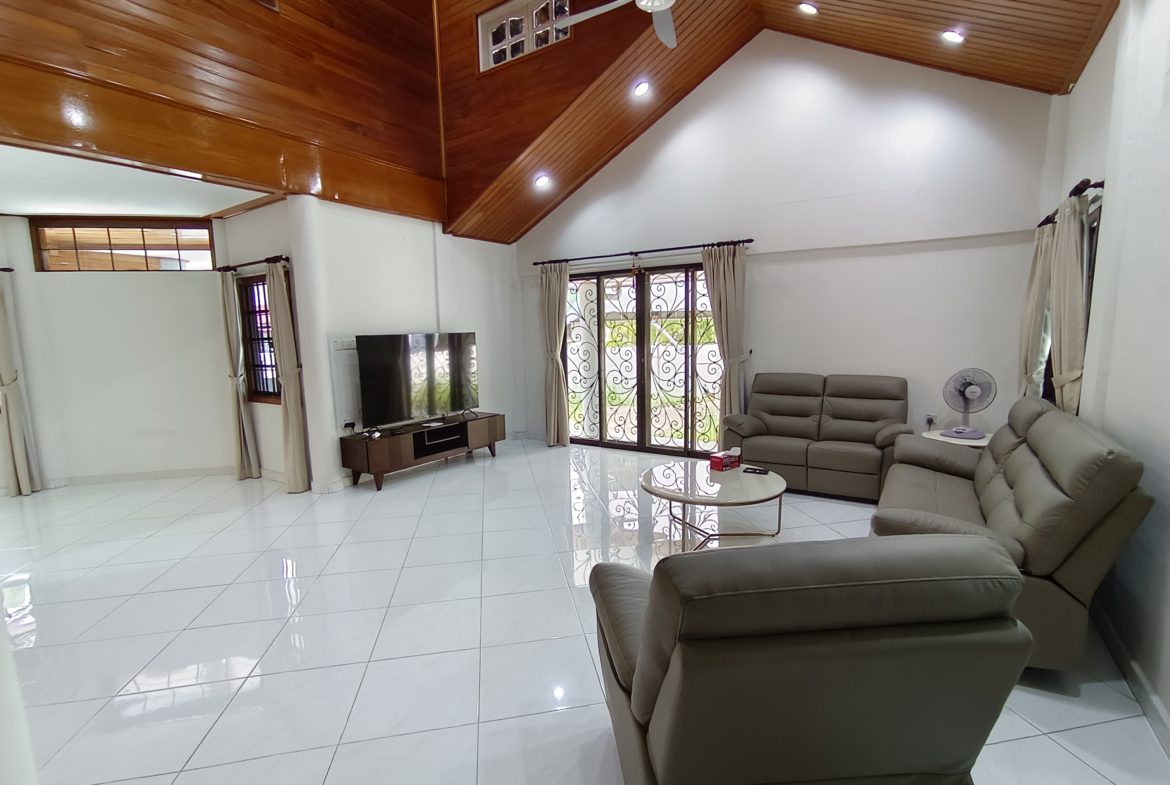 Taman Khidmat bungalow for rent | Kolombong