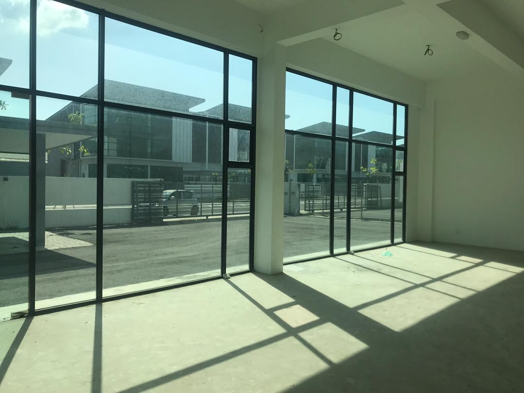 BigWheel Industrial Park Semi-D Showroom Office cum Warehouse for Sale