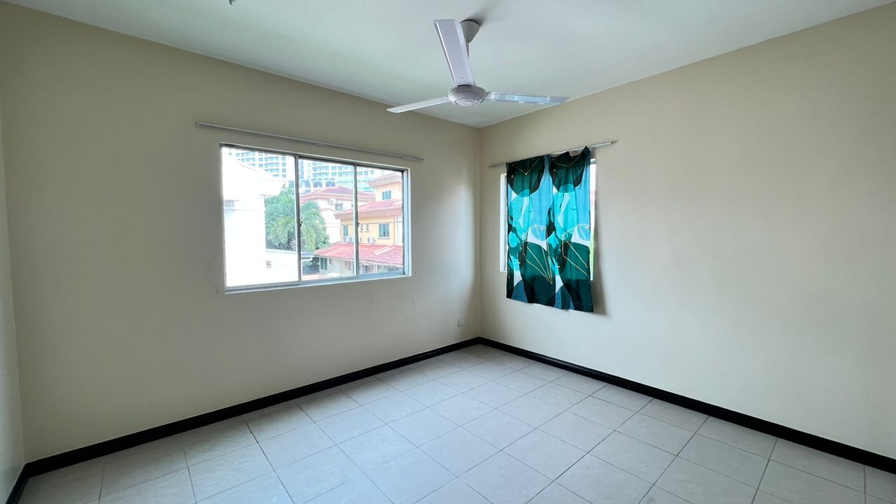 Taman Kingfisher Sulaman | 2.5 Storey | Gated & guarded