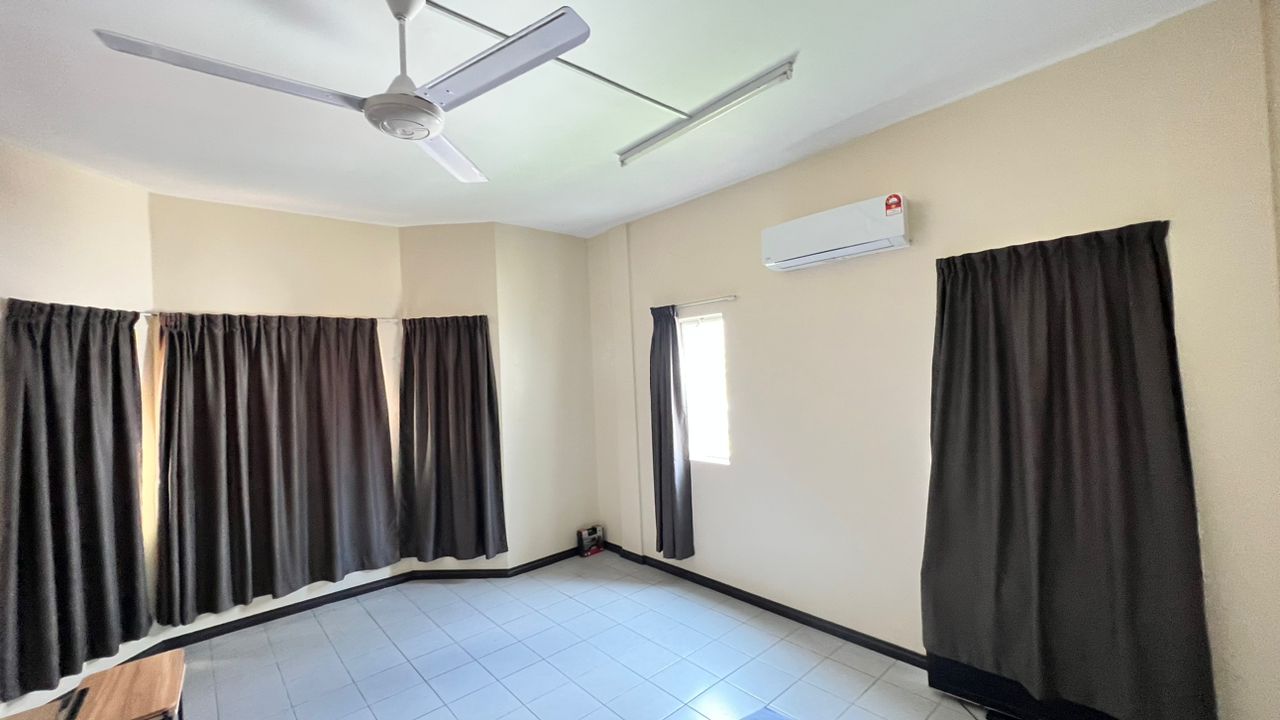 Taman Kingfisher Sulaman | 2.5 Storey | Gated & guarded
