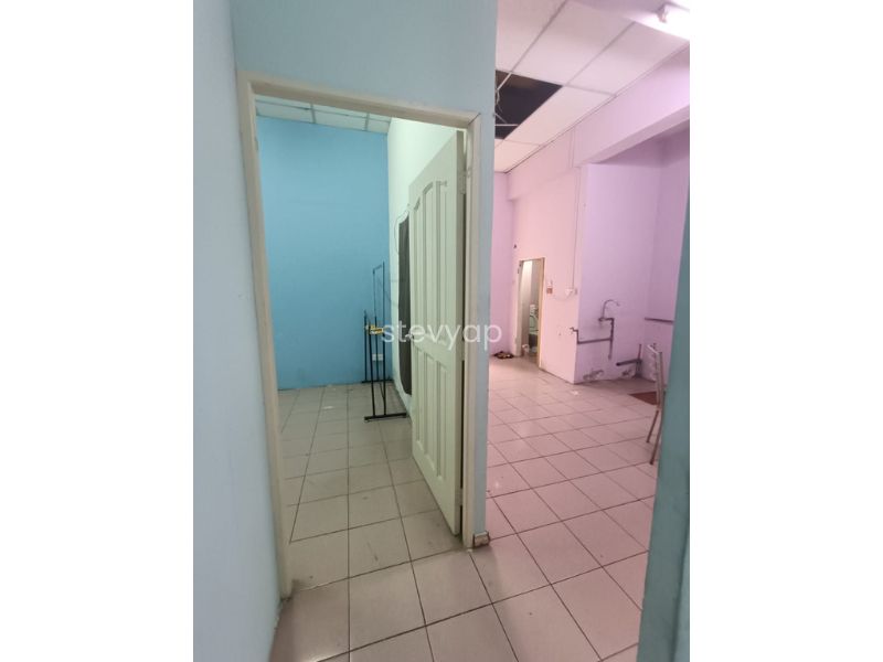 Plaza Kingfisher Inter Corner 1st Floor Shop Lot For Rent