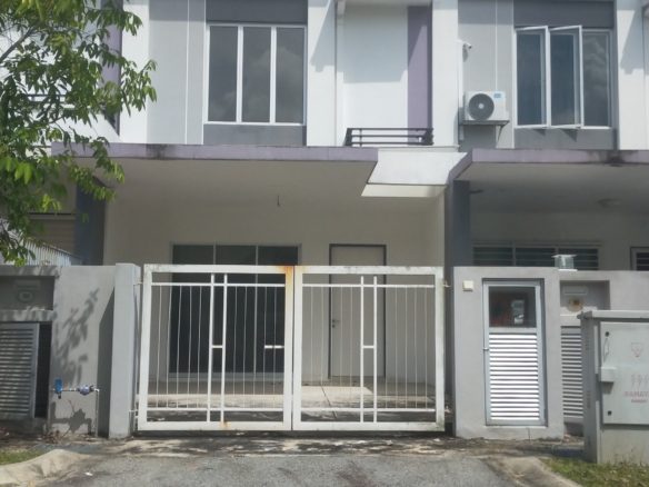Double storey Terrace house Bandar Tasek Puteri