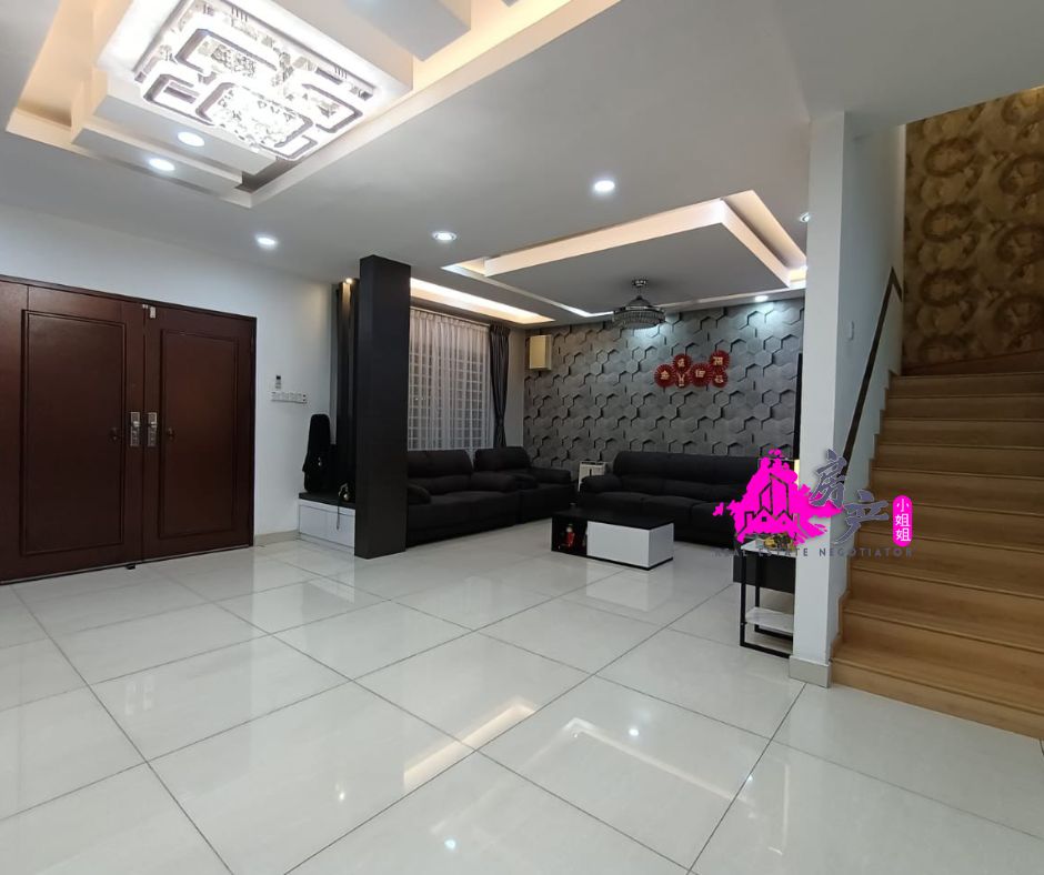 Double Storey Semi Detached House|Taman Hiburan|Renovated unit