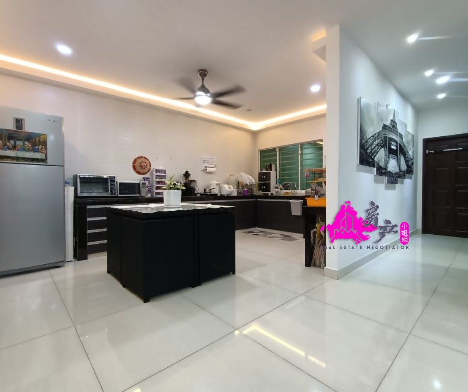 Double Storey Semi Detached House|Taman Hiburan|Renovated unit