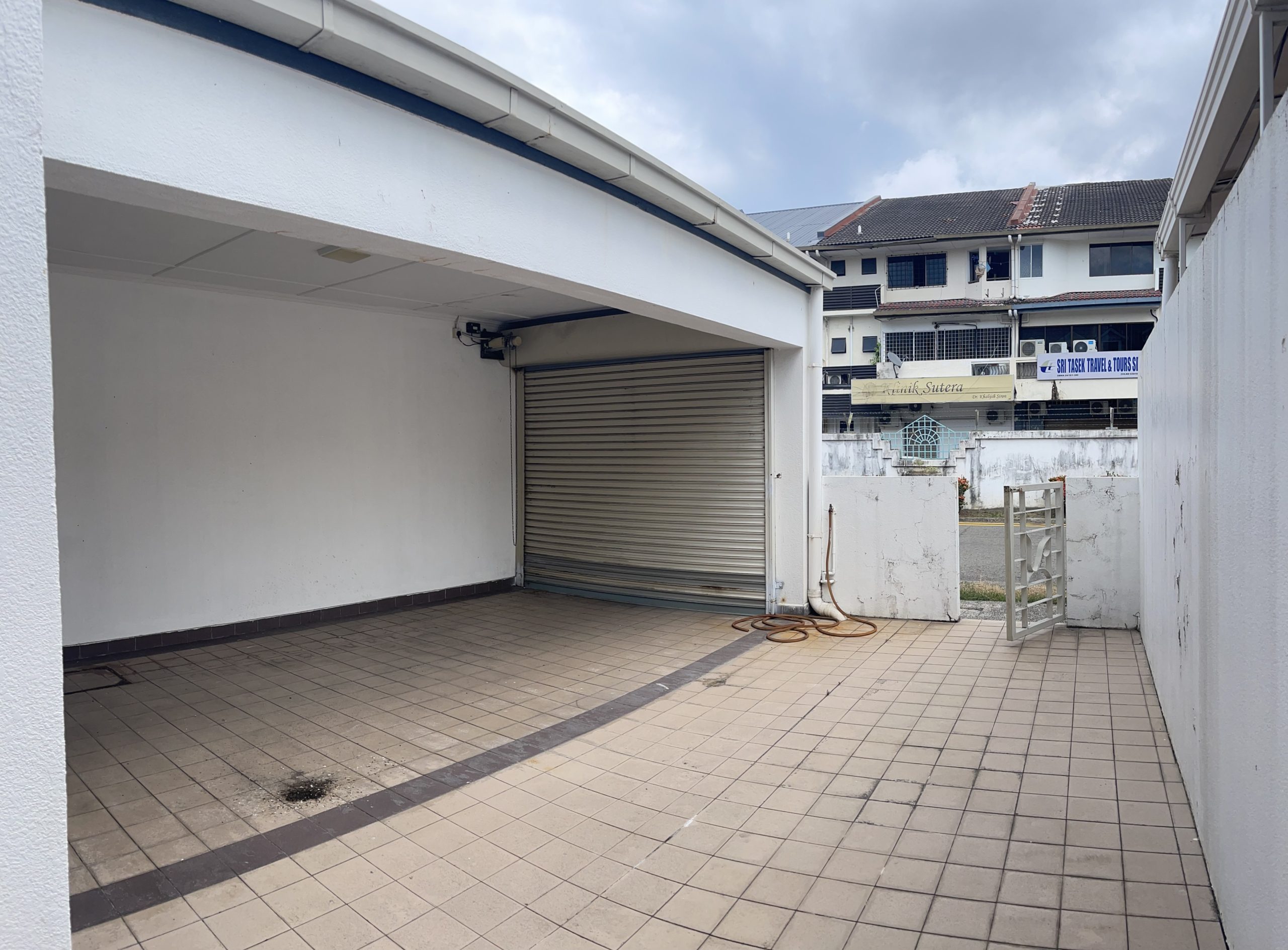 Beautiful 3 Storey TownHouse in City Centre