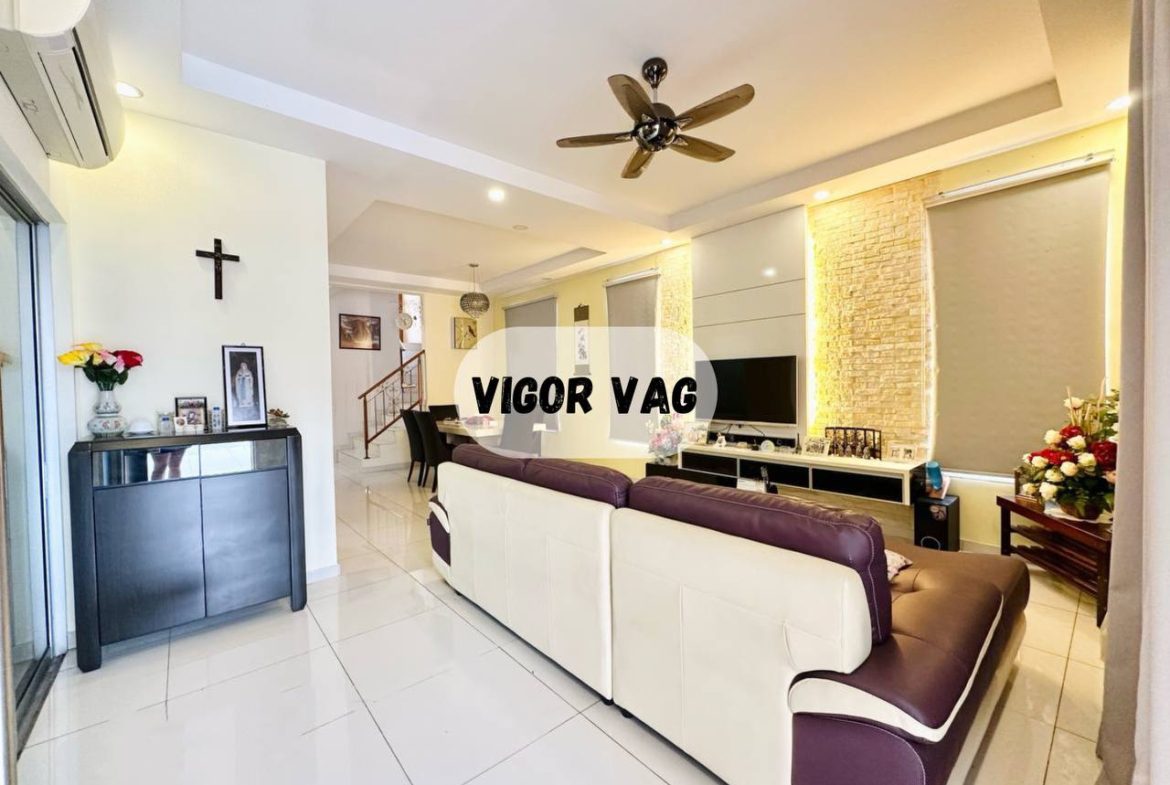 Setia Tropika 11 Terrace Endlot with Extra Land and Renovated – Full Loan