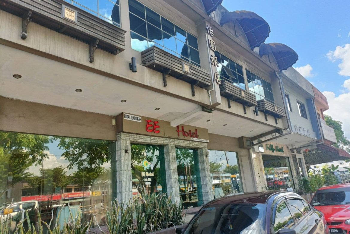 Taman Johor Jaya 2 Storey Shoplot Facing Main Road