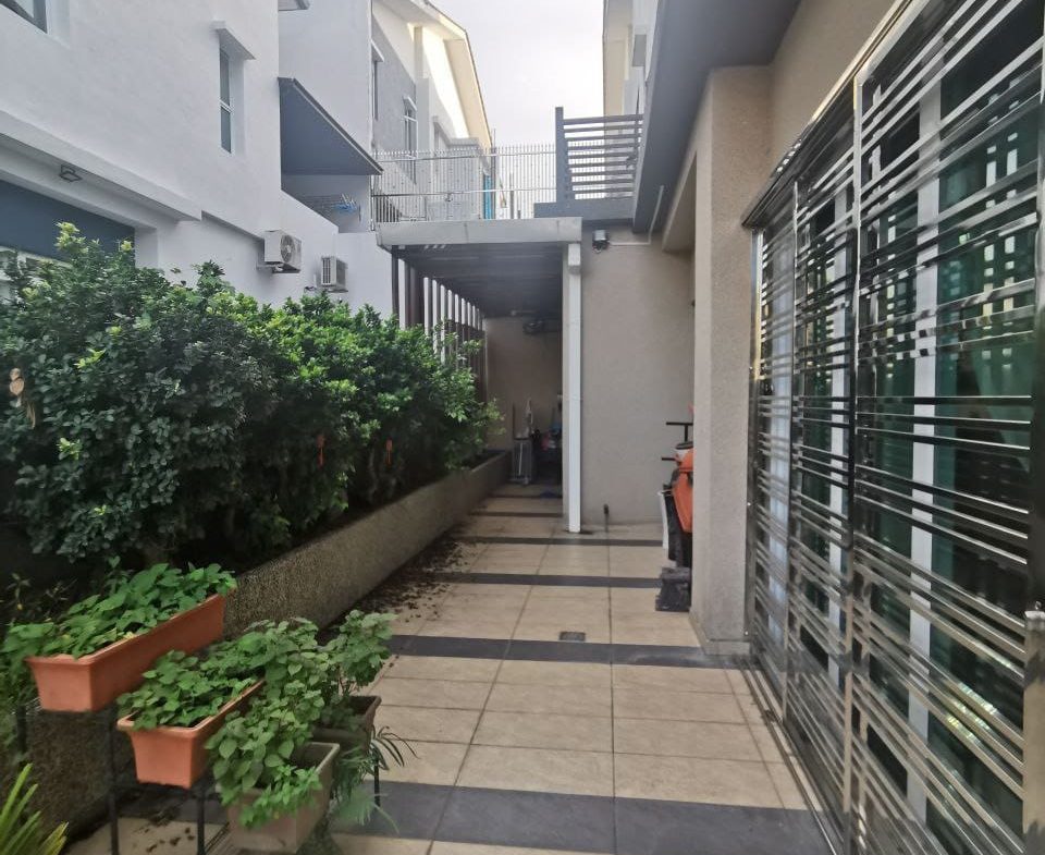 Horizon Hills @The Hills 3Storey Cluster with Fully Renovated