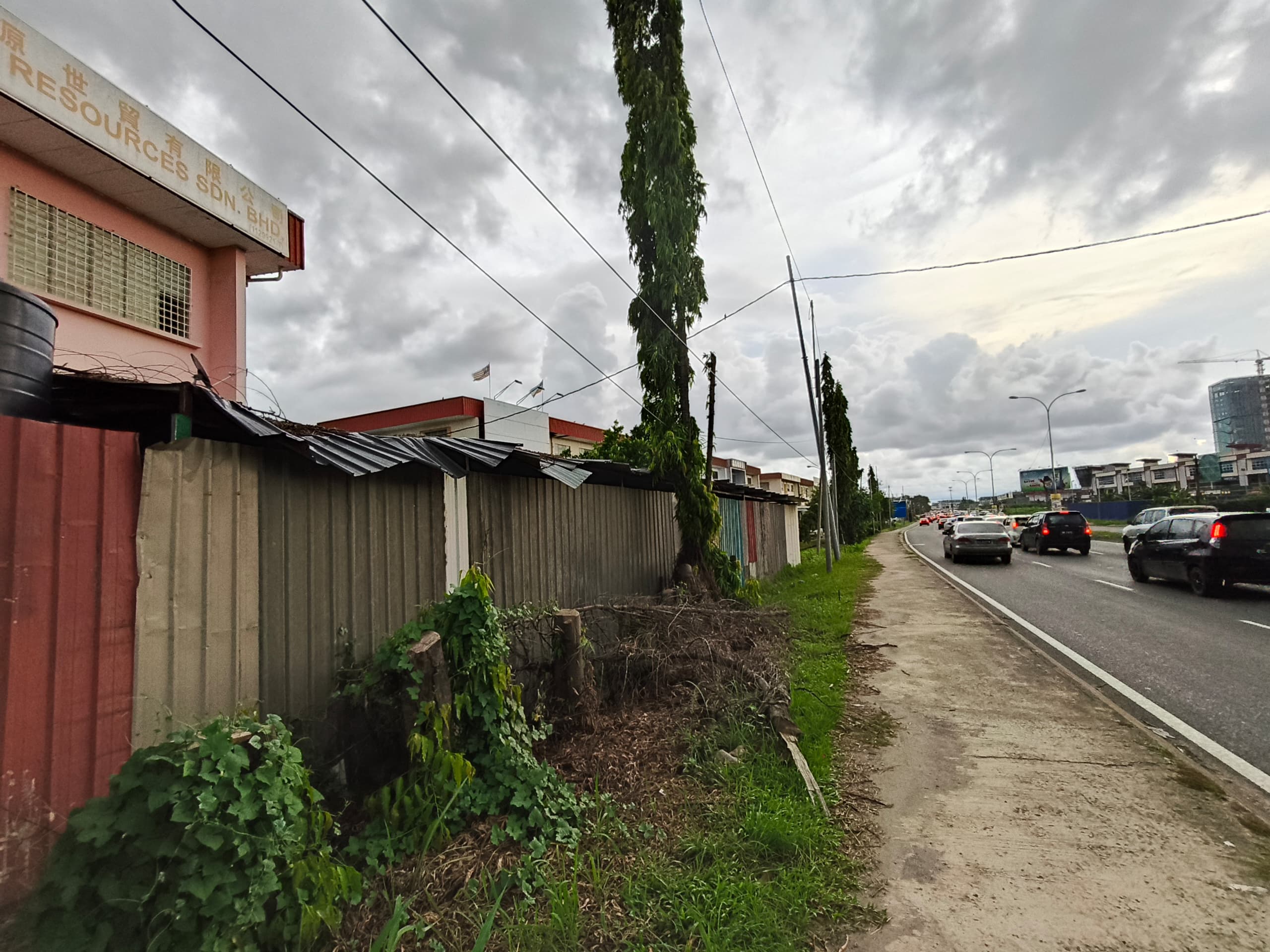 Bundusan Fu Guan Industrial Centre 3 Story Corner Unit Shop Lot For Rent
