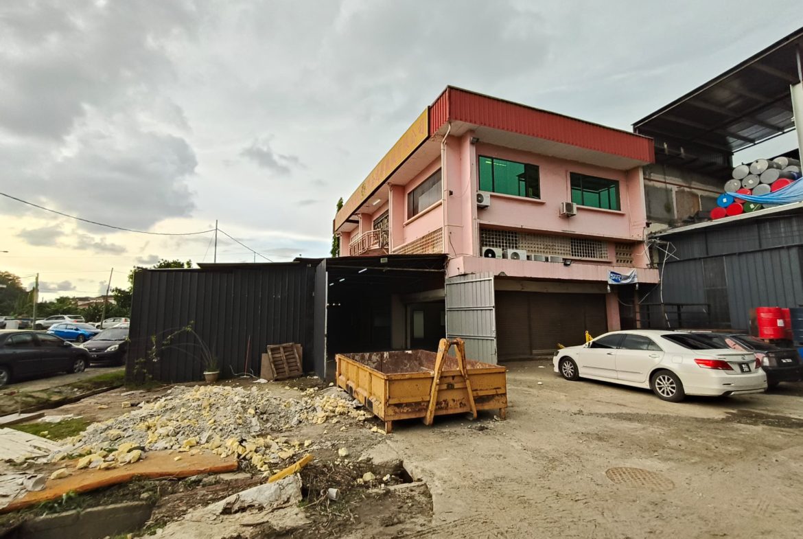 Bundusan Fu Guan Industrial Centre 3 Story Corner Unit Shop Lot For Rent