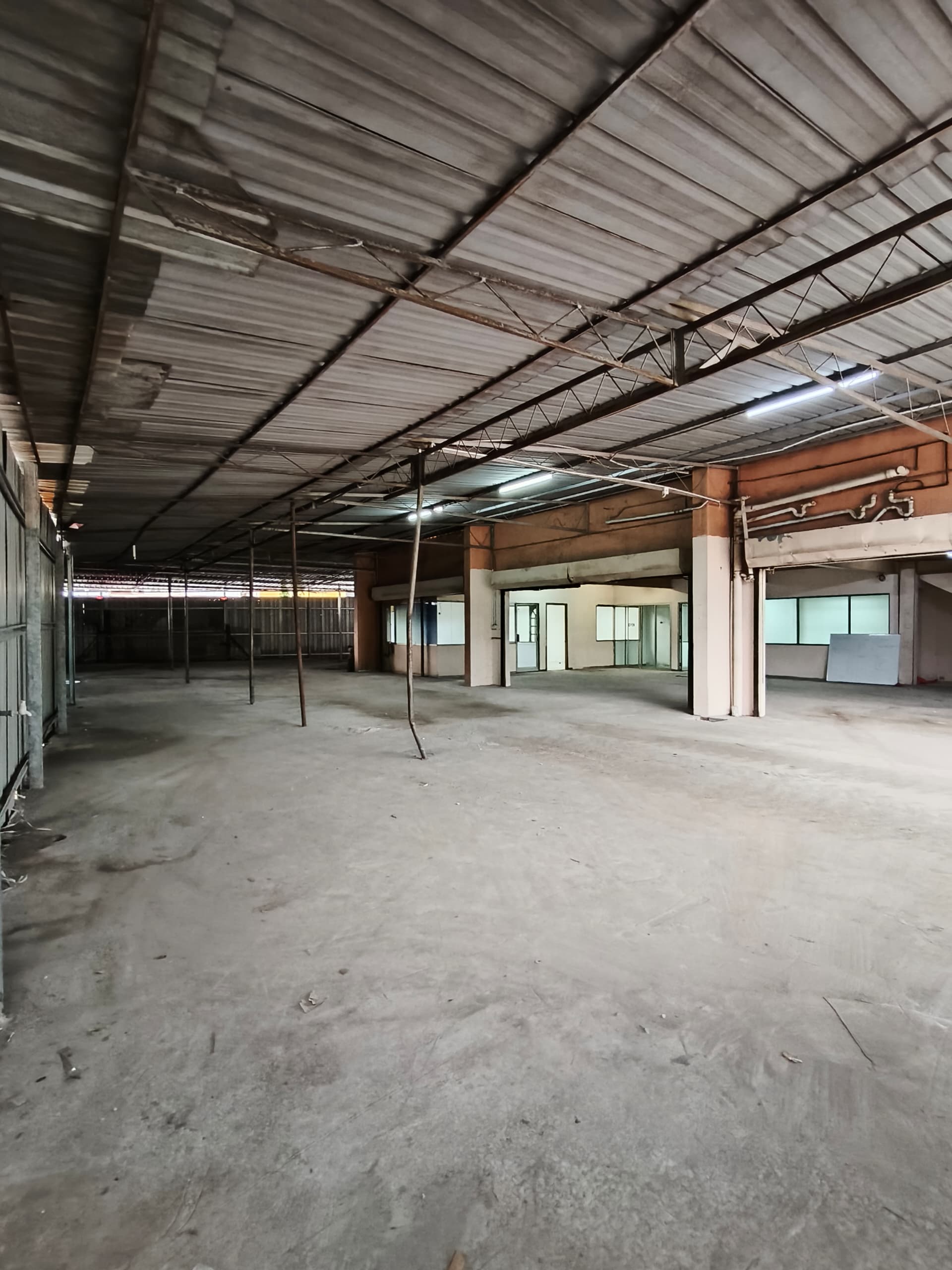Bundusan Fu Guan Industrial Centre 3 Story Corner Unit Shop Lot For Rent