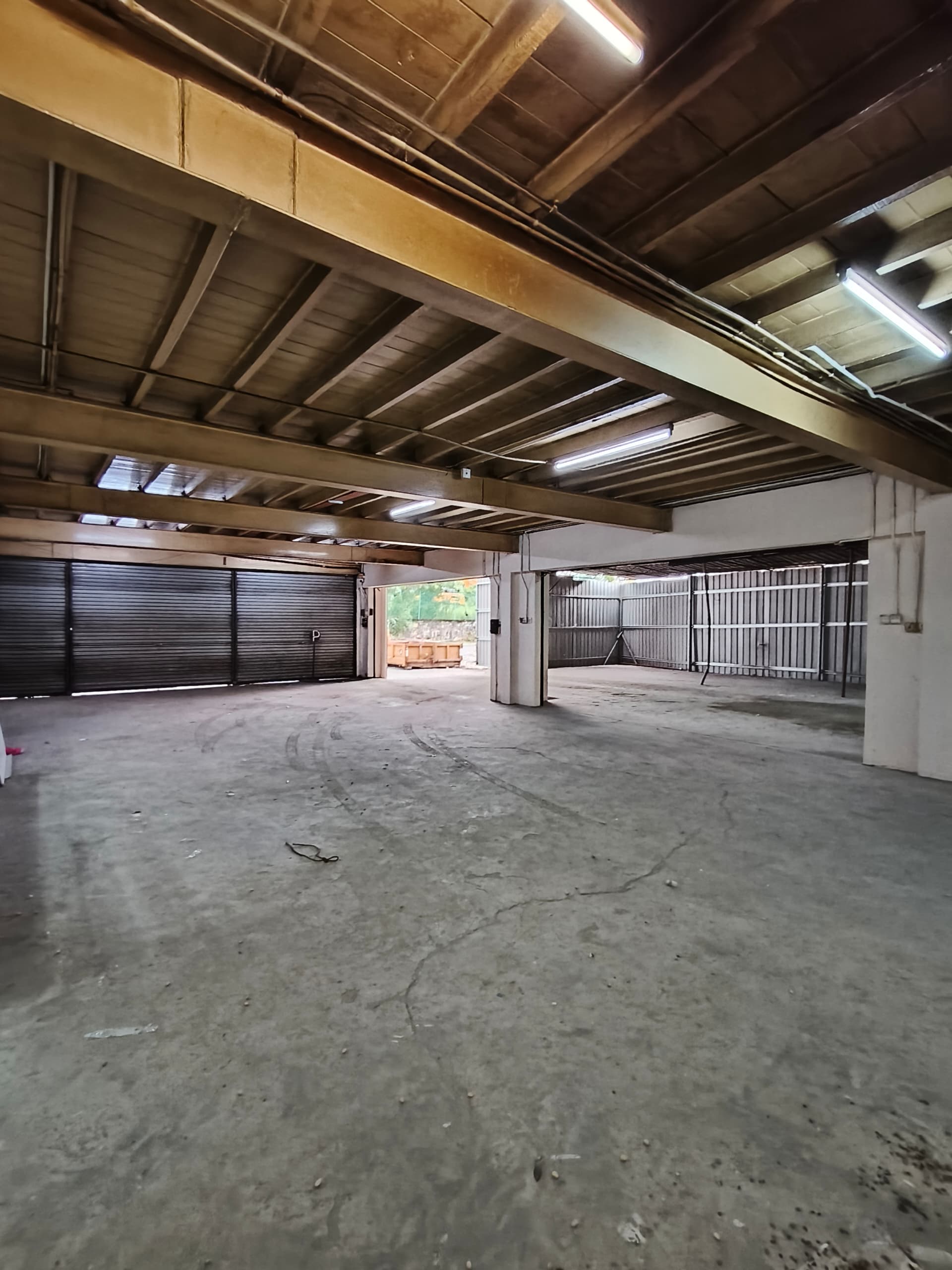 Bundusan Fu Guan Industrial Centre 3 Story Corner Unit Shop Lot For Rent
