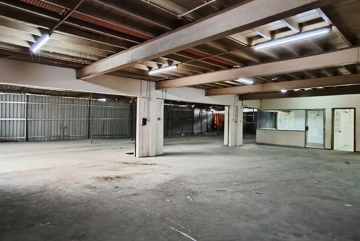 Bundusan Fu Guan Industrial Centre 3 Story Corner Unit Shop Lot For Rent