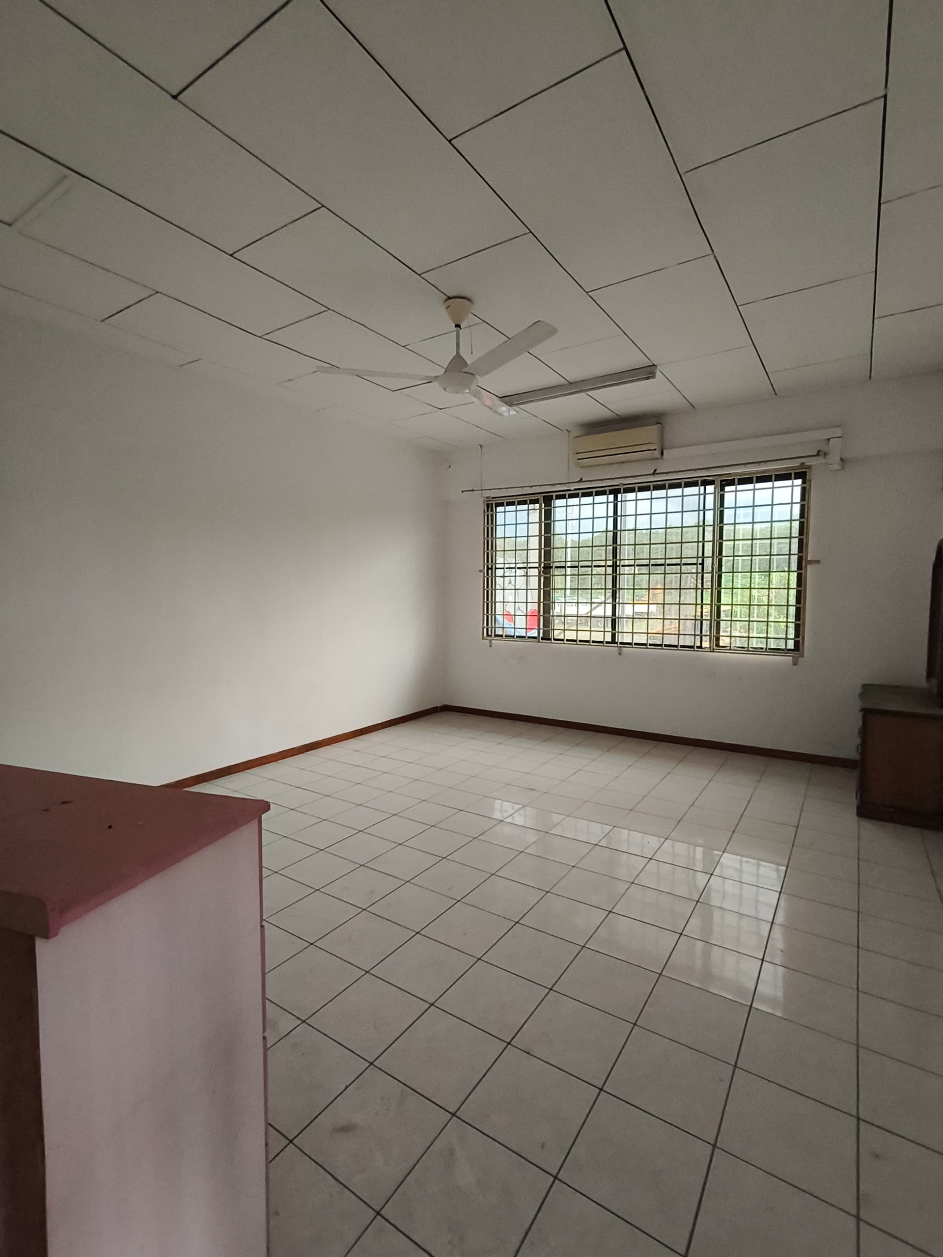 Bundusan Fu Guan Industrial Centre 3 Story Corner Unit Shop Lot For Rent