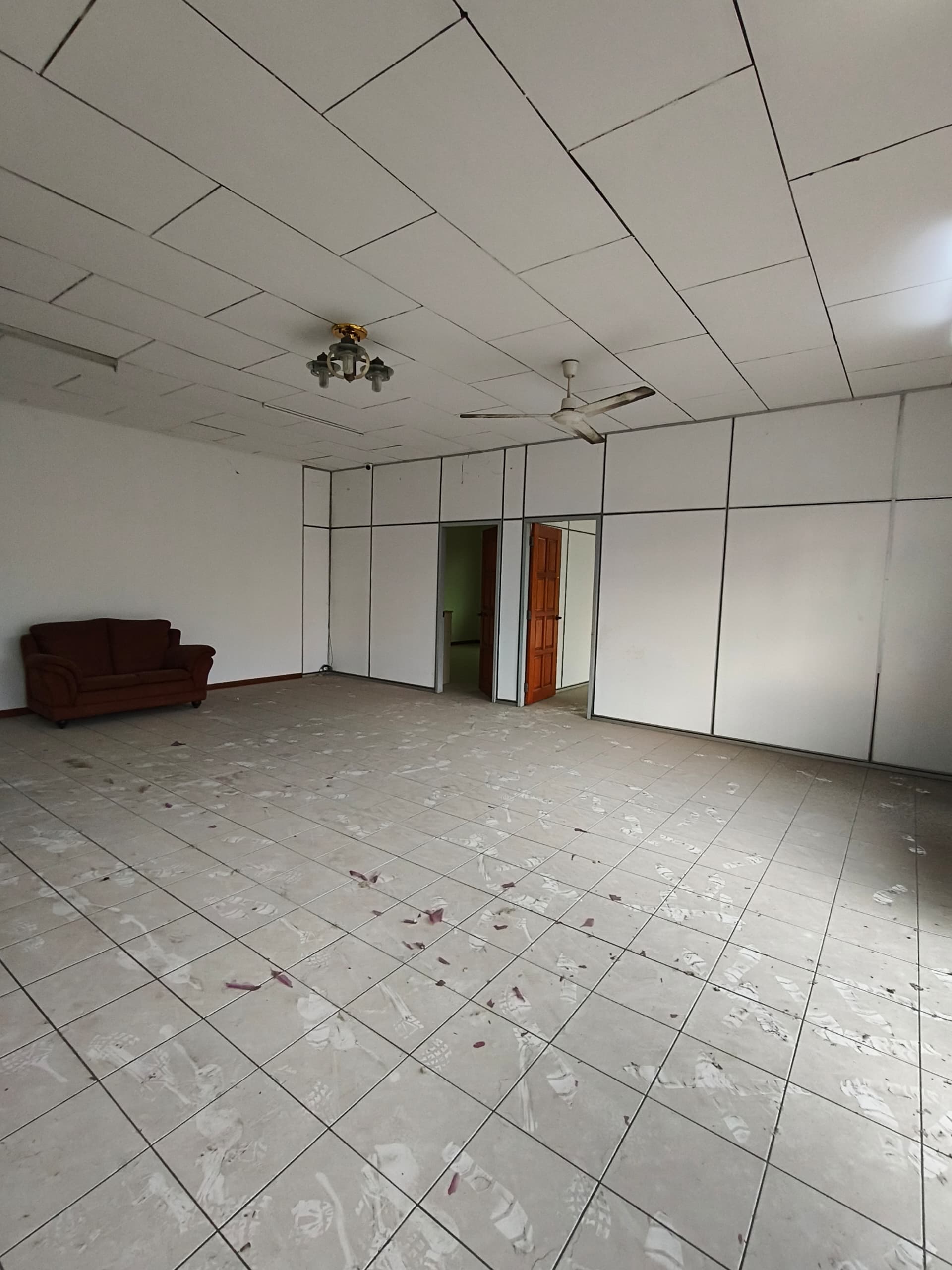 Bundusan Fu Guan Industrial Centre 3 Story Corner Unit Shop Lot For Rent