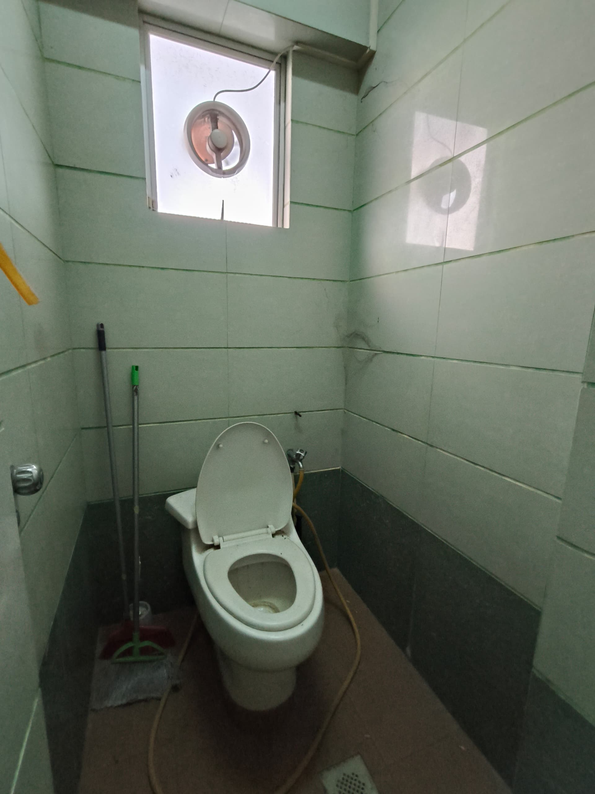 Bundusan Fu Guan Industrial Centre 3 Story Corner Unit Shop Lot For Rent