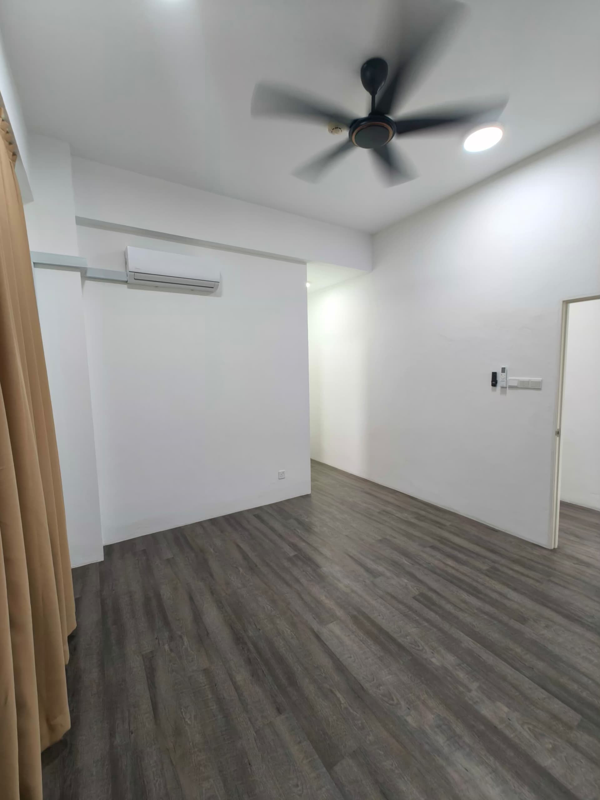 WhatsApp Image 2024-10-26 at 01.15.21-2 Kolombong Iramanis Kondominium Ria For Rent