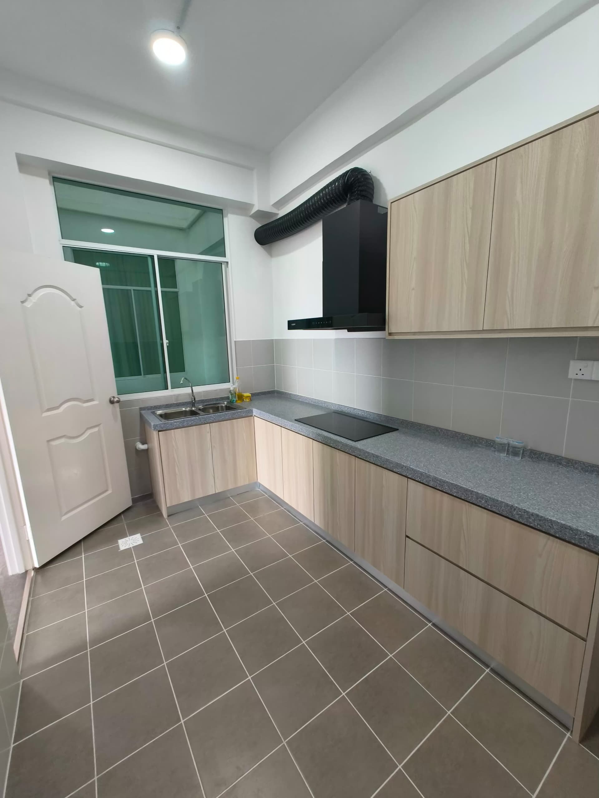 WhatsApp Image 2024-10-26 at 01.15.25 Kolombong Iramanis Kondominium Ria For Rent