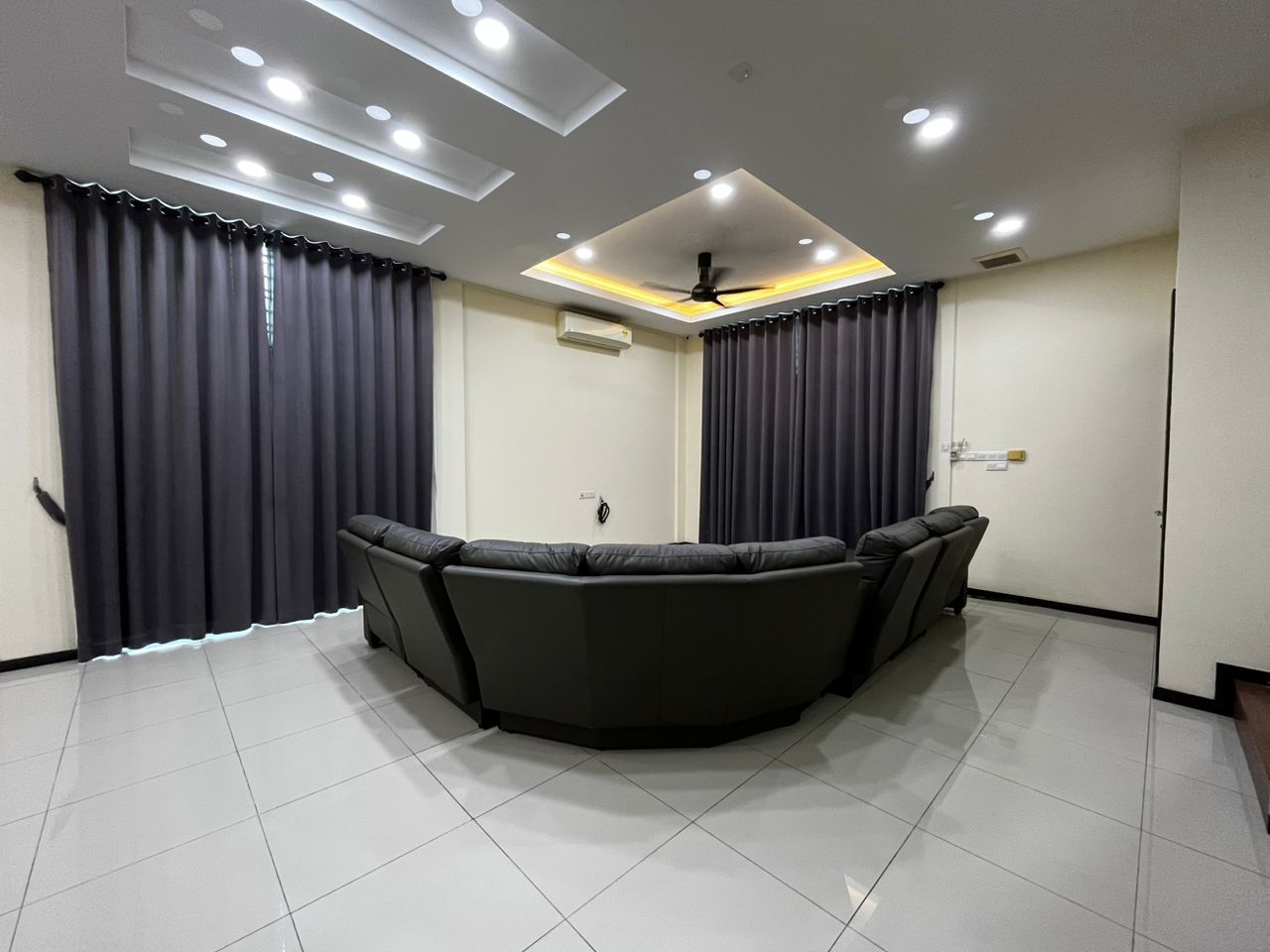 WhatsApp Image 2024-10-29 at 11.58.03 Penampang Taman Pertama Double Storey Semi D For Sale