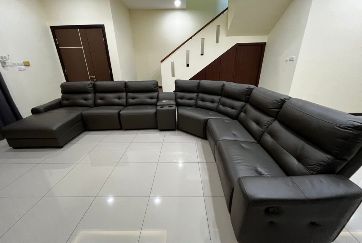 Penampang Taman Pertama Double Storey Semi D For Sale