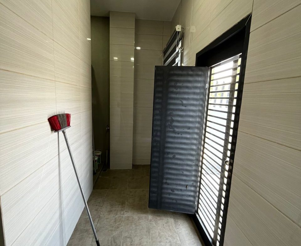 Penampang Taman Pertama Double Storey Semi D For Sale