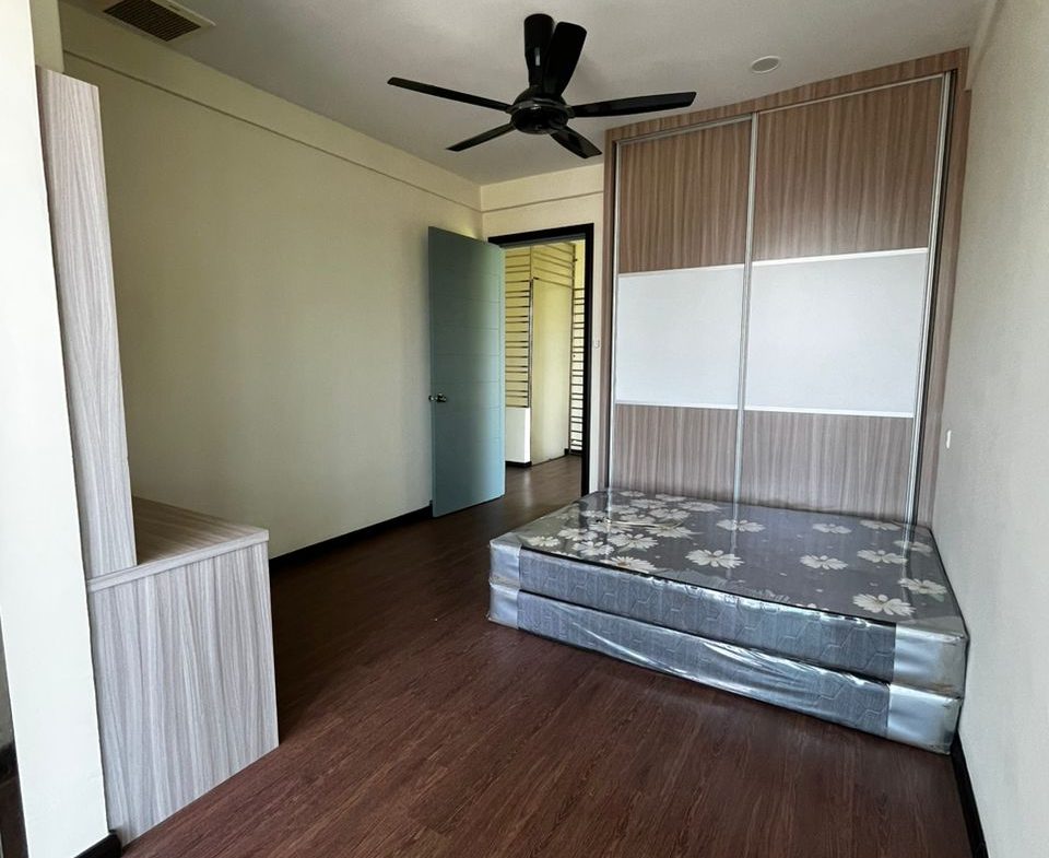 Penampang Taman Pertama Double Storey Semi D For Sale
