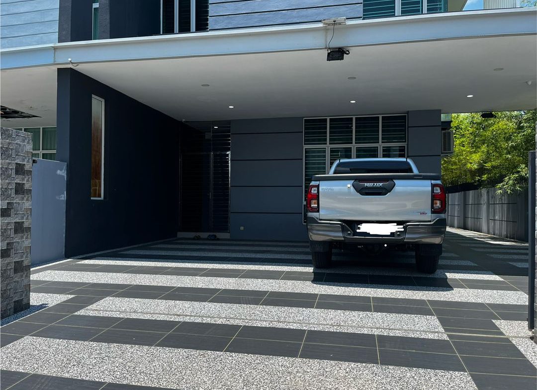 Penampang Taman Pertama Double Storey Semi D For Sale
