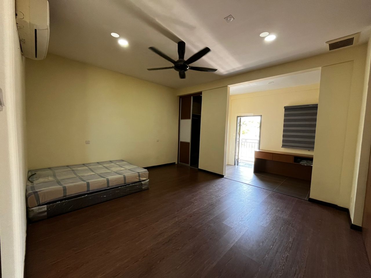 WhatsApp Image 2024-10-29 at 11.58.18 Penampang Taman Pertama Double Storey Semi D For Sale