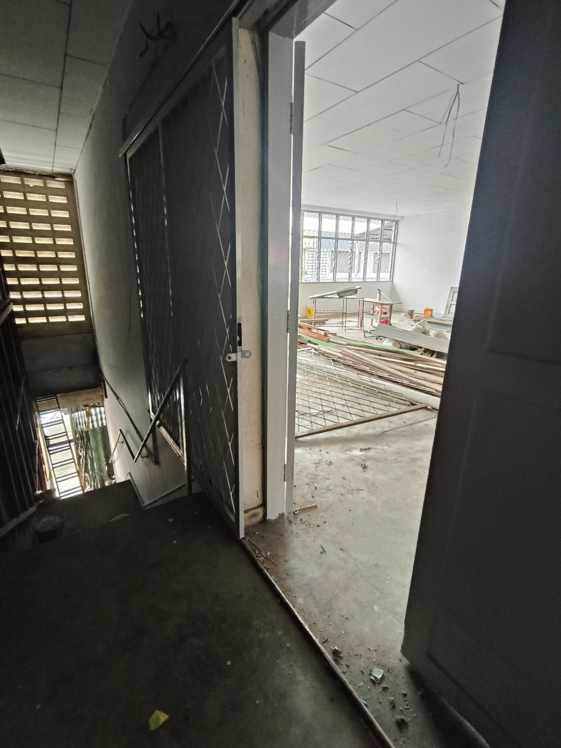 WhatsApp Image 2024-12-24 at 13.52.37 Kolombong Lorong Burung Keleto Jalan Tuaran Inanam 1st & Ground Floor Shoplot For Rent
