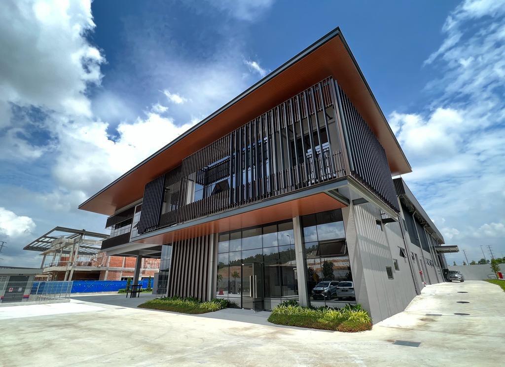 Medium Industrial Factory @Green area Concept