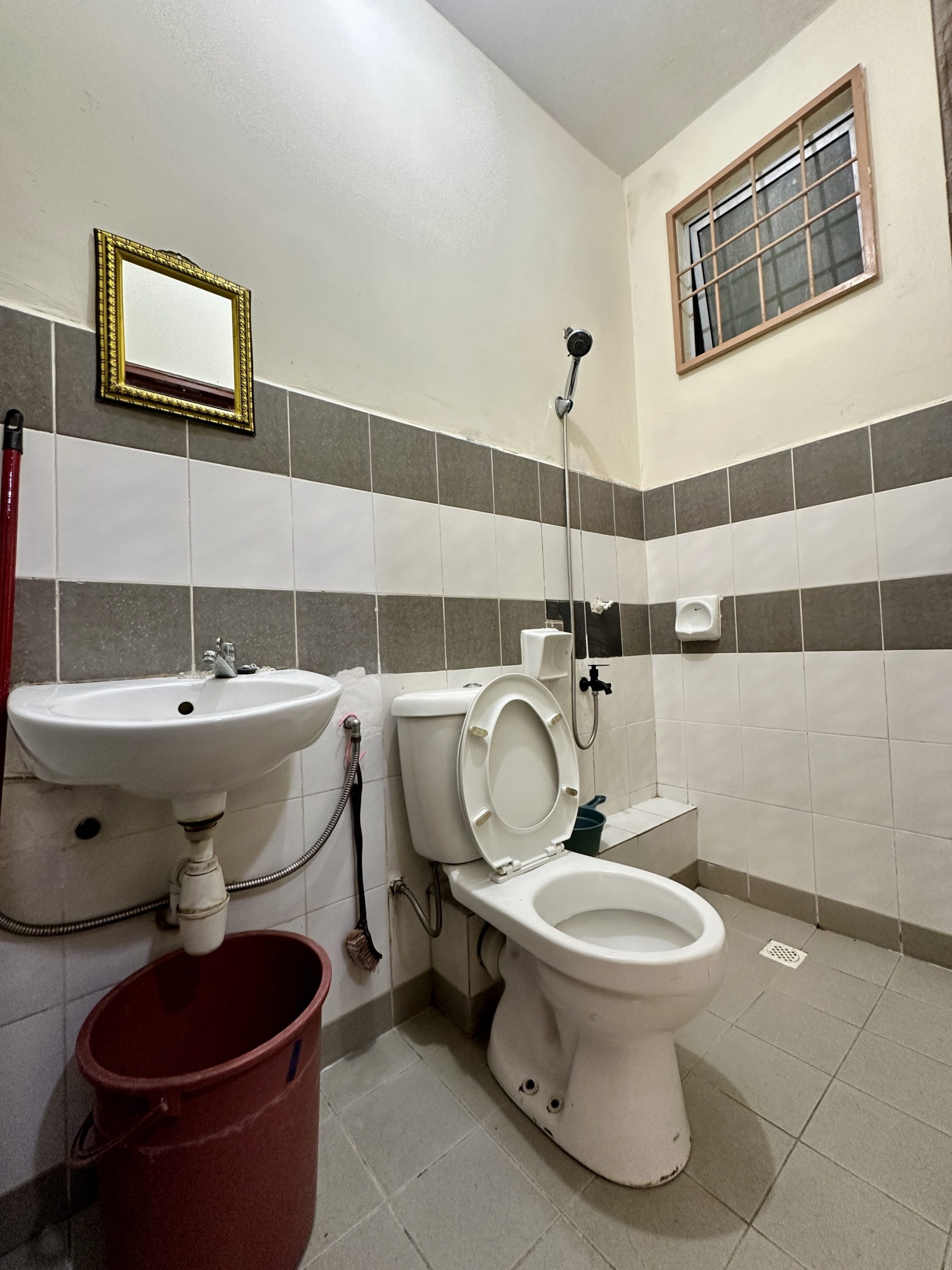 Angkasa Apartment, Block C, 2nd Floor, Inanam, Menggatal, Kolombong