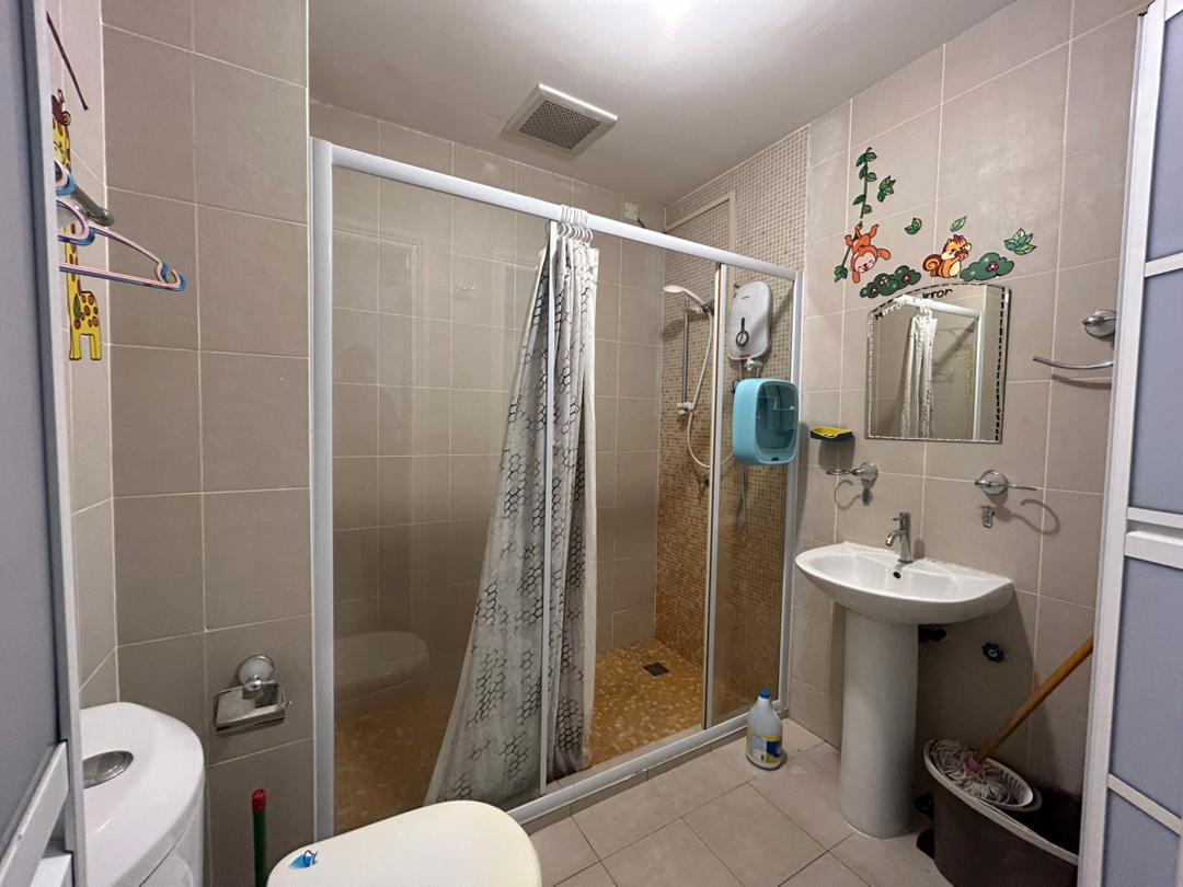 WhatsApp Image 2025-02-25 at 20.17.11 🔥 Jesselton Condominium, Damai – Unit with Big Balcony | RM900,000 (Negotiable) 🔥