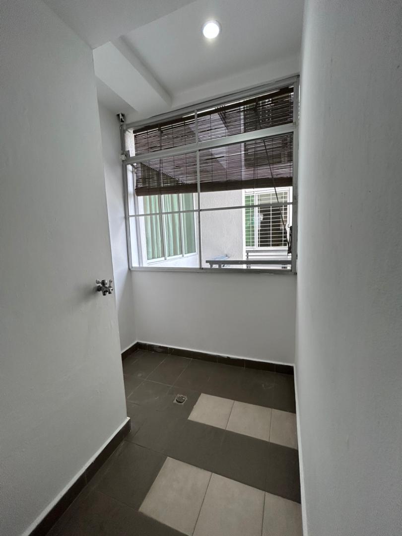 WhatsApp Image 2025-02-25 at 20.17.13 🔥 Jesselton Condominium, Damai – Unit with Big Balcony | RM900,000 (Negotiable) 🔥