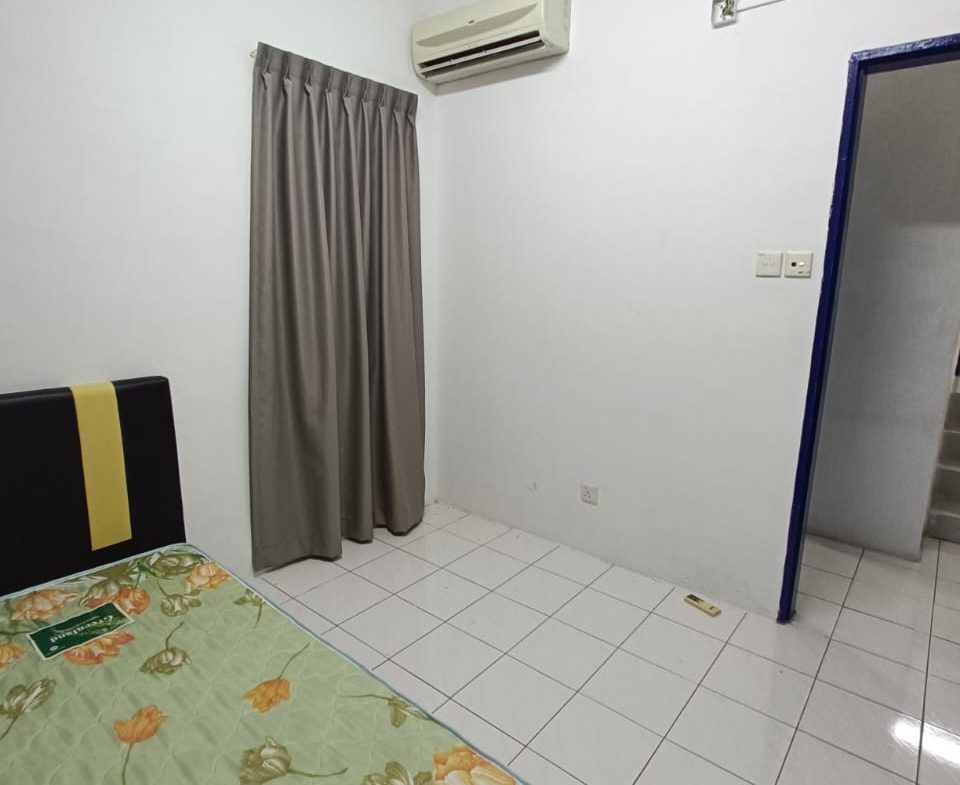 Penampang Taman Puluduk Block L Terrace house For Rent