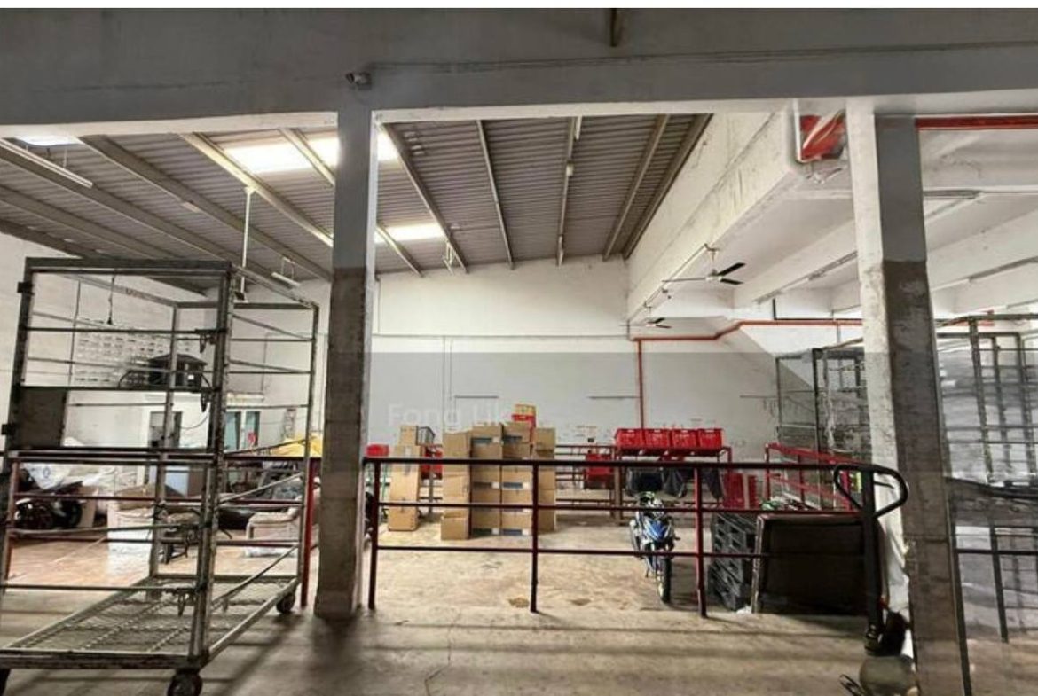 Taman Sri Yaacob 1.5Storey Corner Factory For Sale