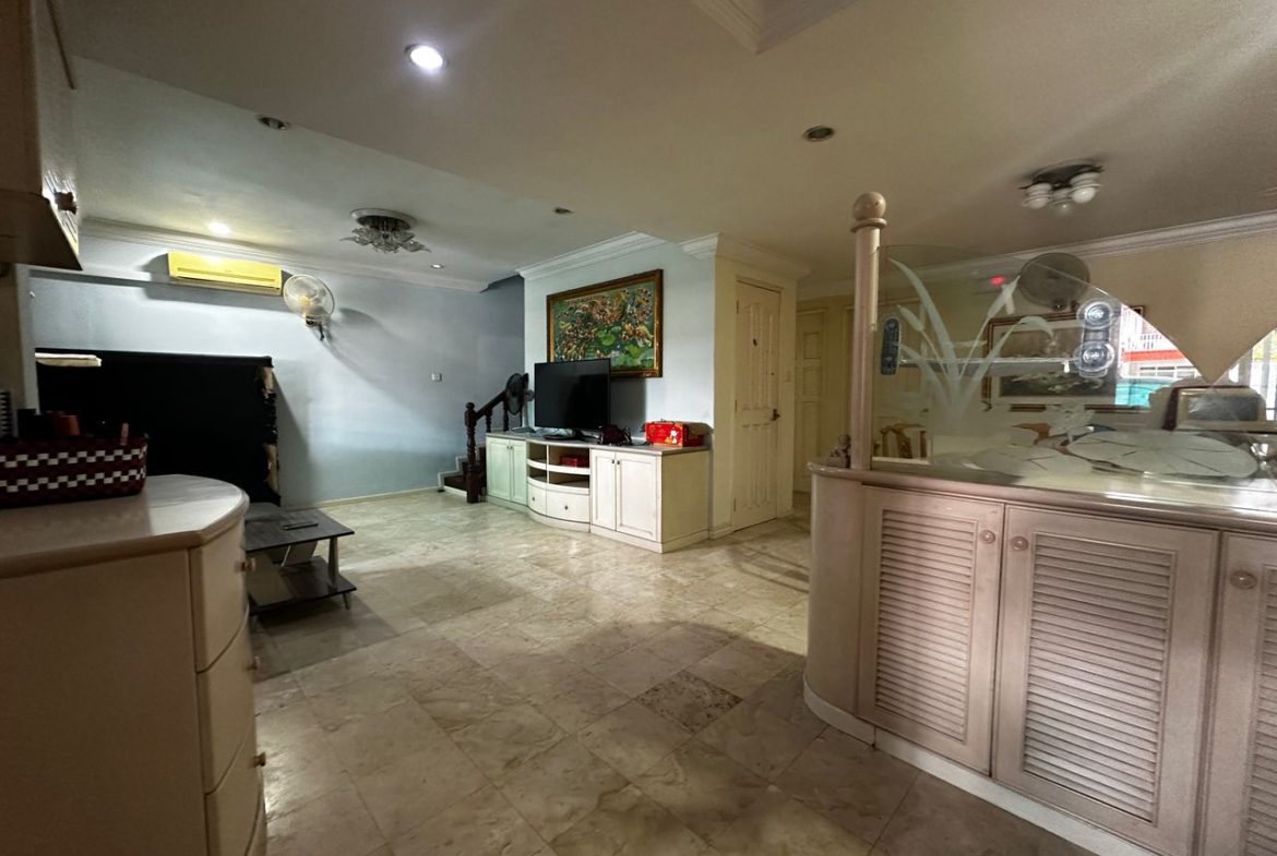 Taman Sinar Baru, 2-Storey Terrace, Renovated Extended, Damai, Luyang