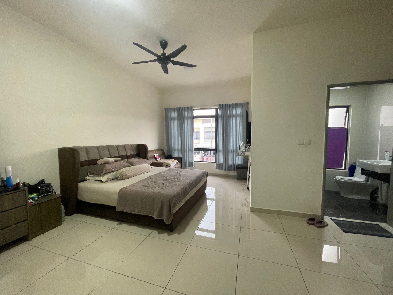 Horizon Hills The Valley West Double Storey Terrace with Partially Renovation House