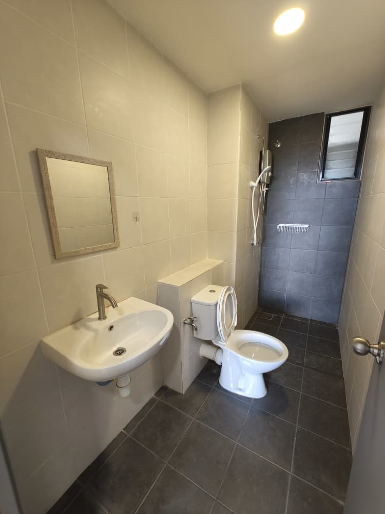 The Garden Condo Bundusan Corner Unit For Sale