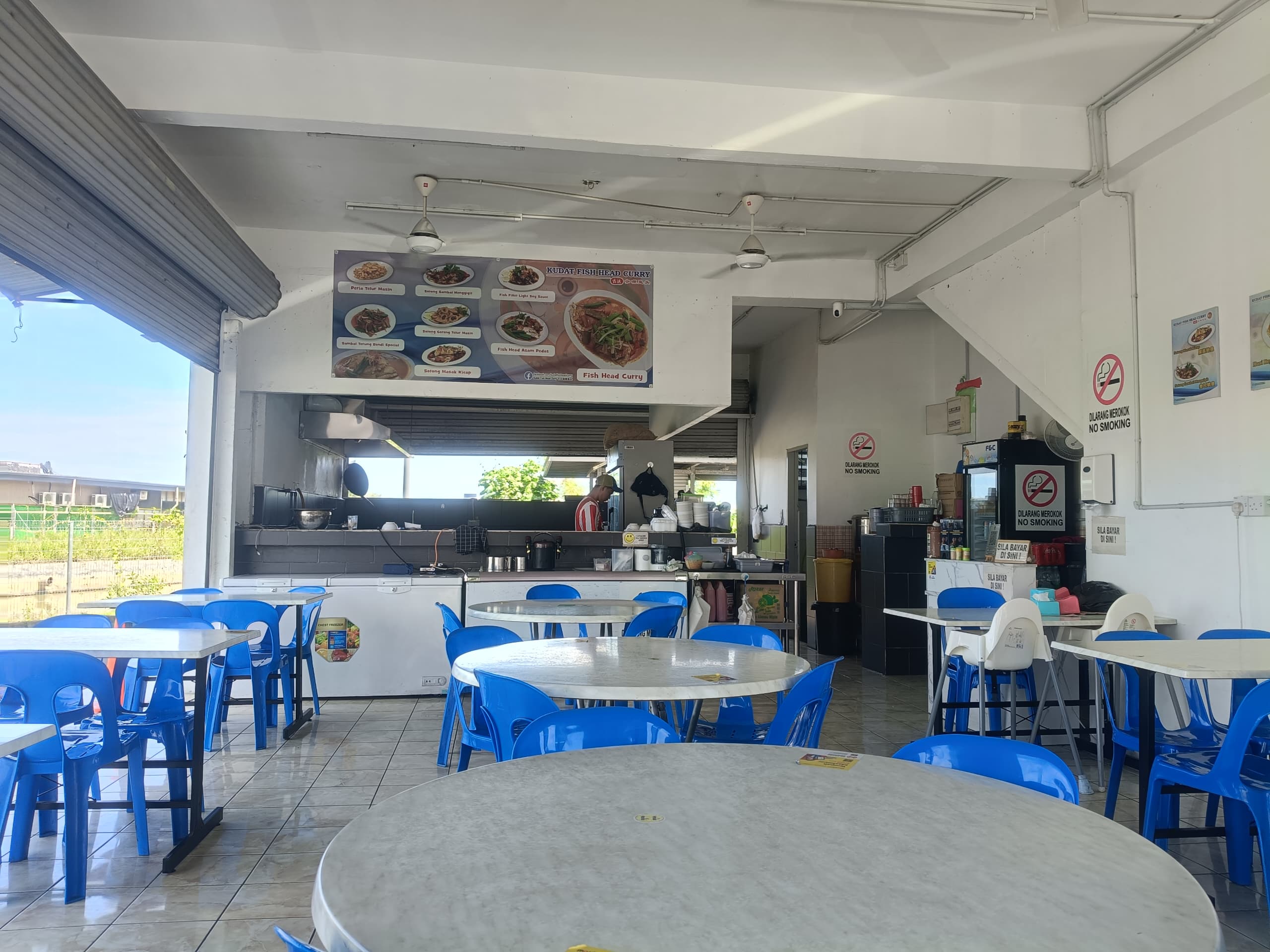 WhatsApp Image 2025-08-04 at 12.32.02 (1) Ground floor Corner unit Cyber Square Kepayan For Rent