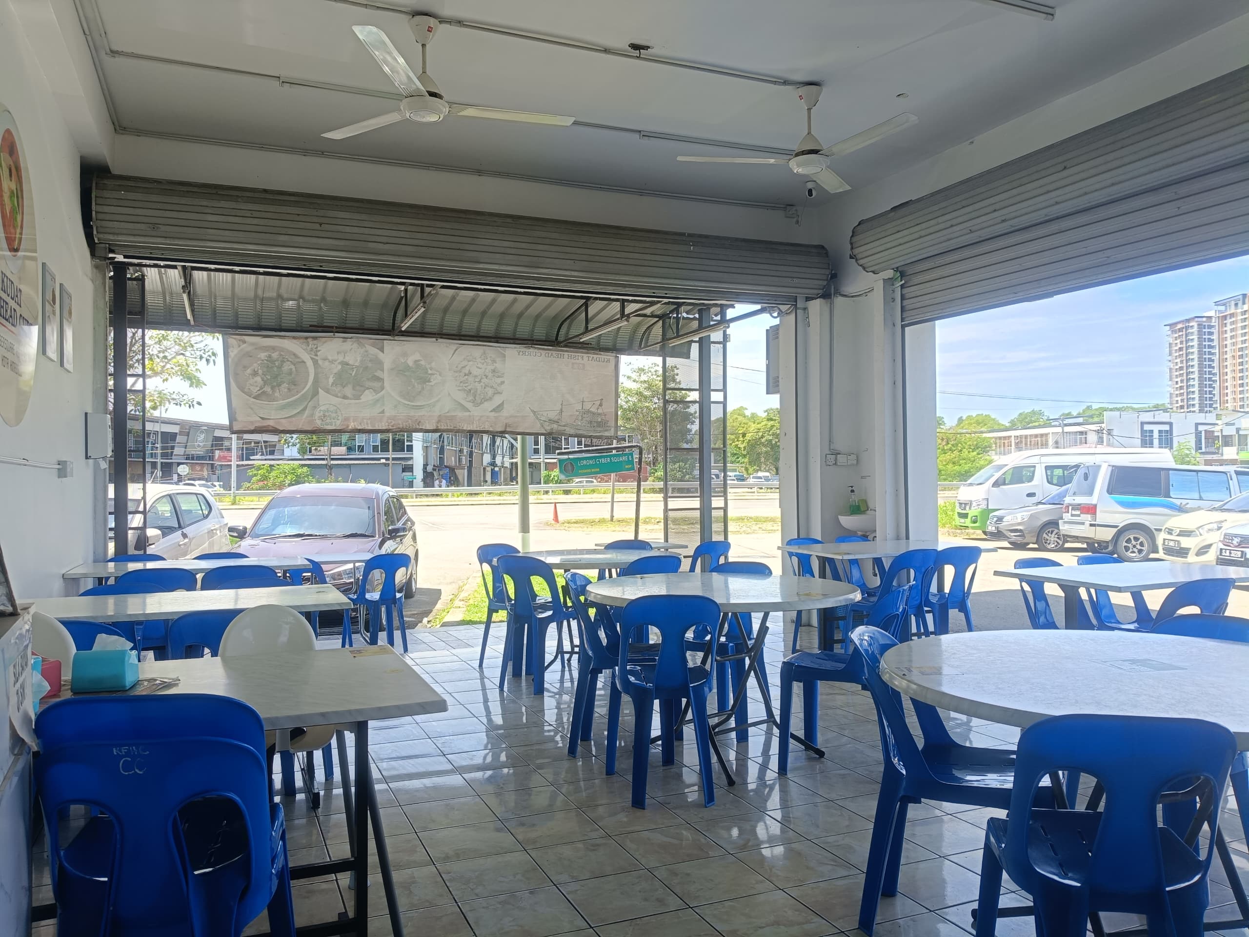 WhatsApp Image 2025-08-04 at 12.32.03 (1) Ground floor Corner unit Cyber Square Kepayan For Rent