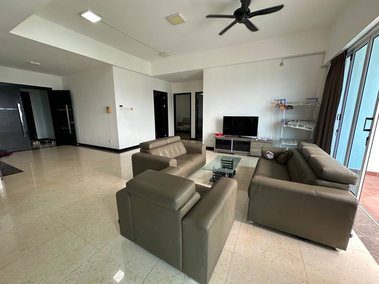 1 Borneo Condominium for Rent