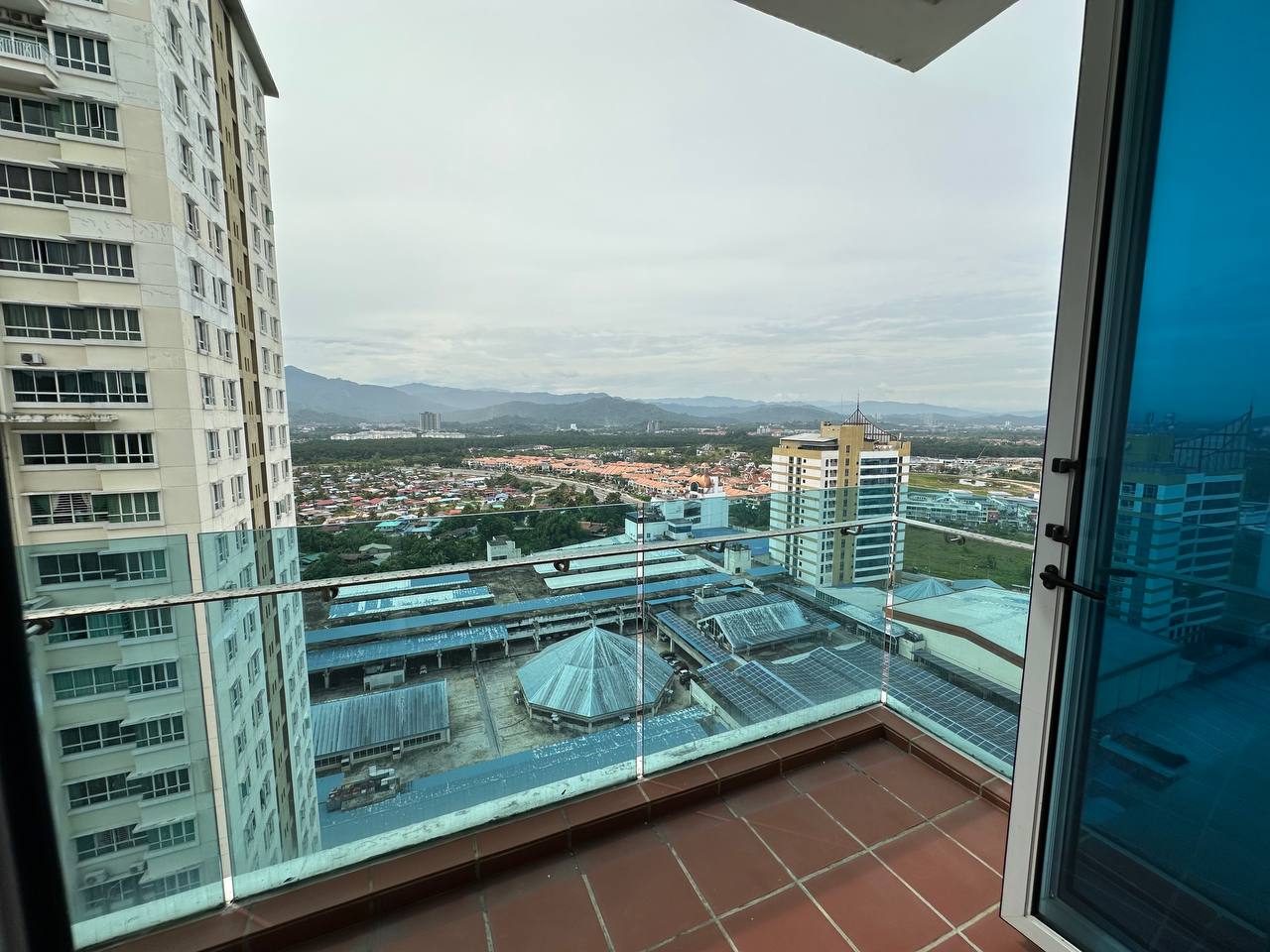 1 Borneo Condominium for Rent