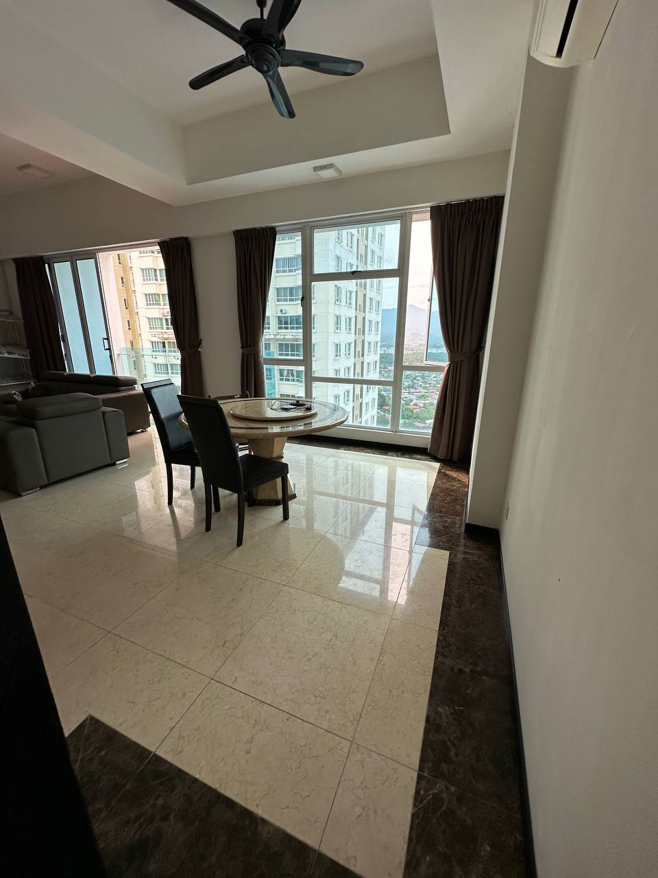 1 Borneo Condominium for Rent