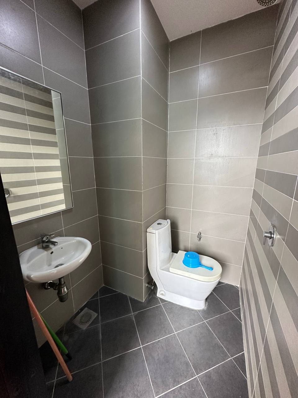 1 Borneo Condominium for Rent