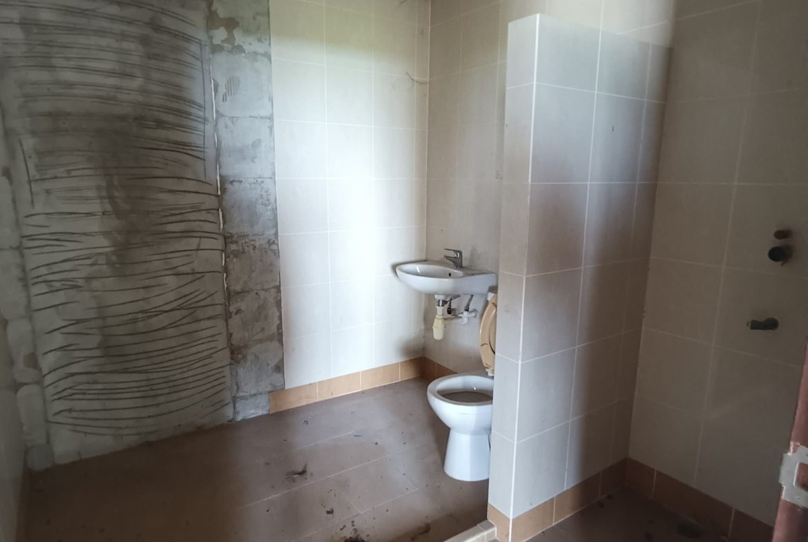 2 Storey Bungalow At Lorong Raja Udang 10, Kingfisher For Sale