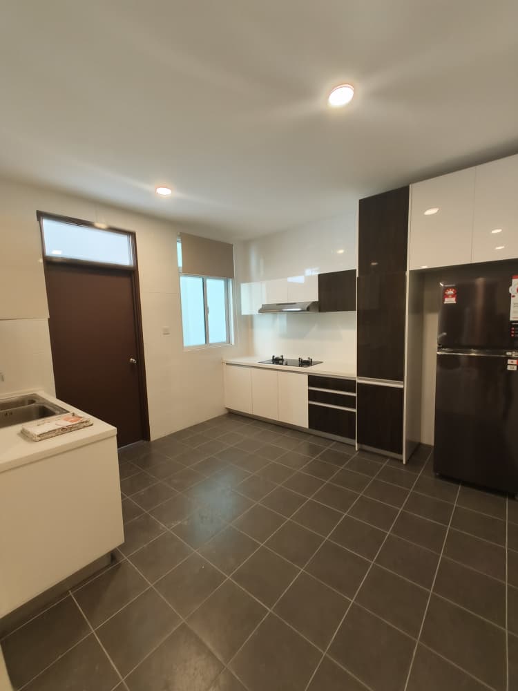 WhatsApp Image 2025-10-02 at 01.04.26 (1) Bundusan Tropicana Landmark Condominium Penthouse Fully furnished with 3 Car Park For Sale