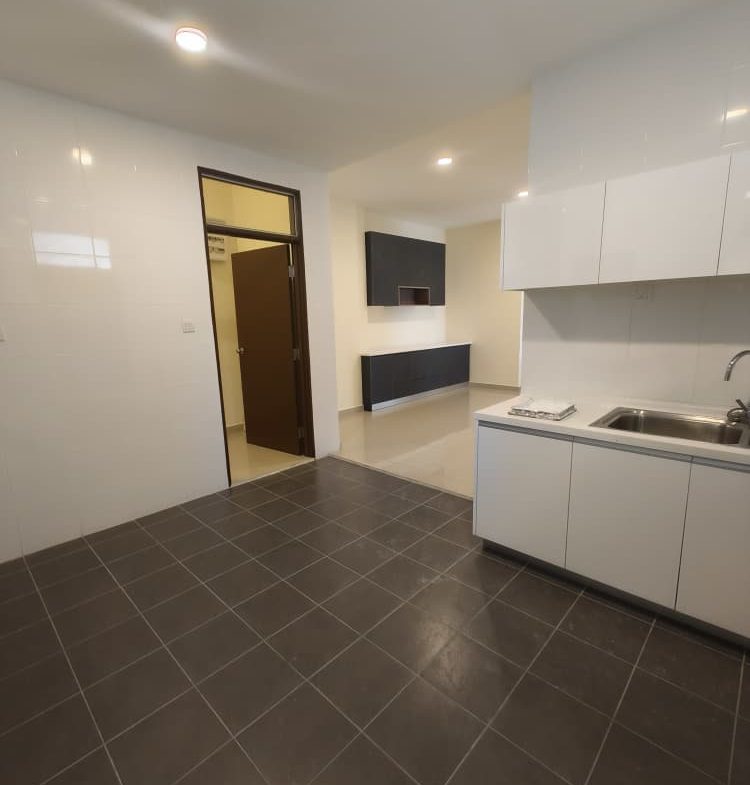 Bundusan Tropicana Landmark Condominium Penthouse Fully furnished with 3 Car Park For Sale