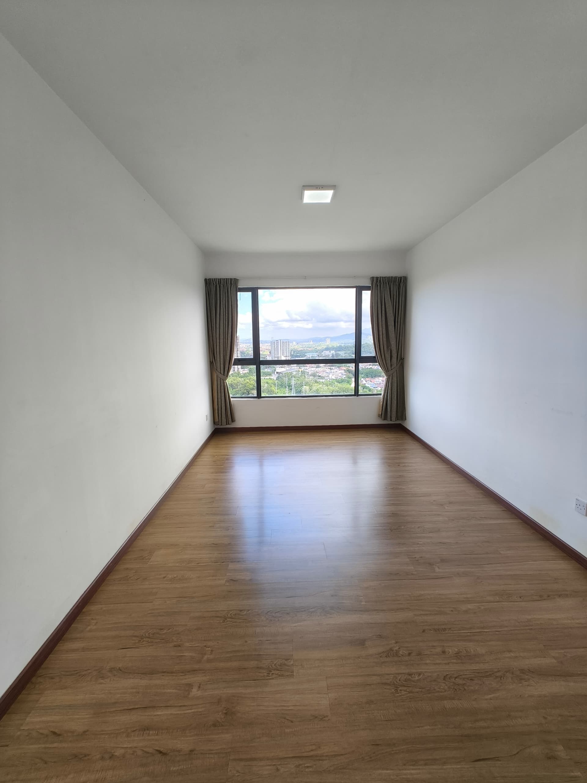 Bundusan The Gardens Condo Corner unit below market value below Bank value for Sale