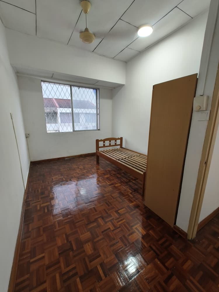 Lintas Hilltop Taman Regent 3 Storey Semi D For Rent