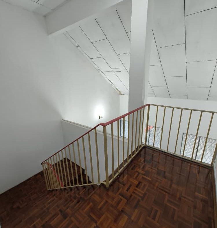 Lintas Hilltop Taman Regent 3 Storey Semi D For Rent